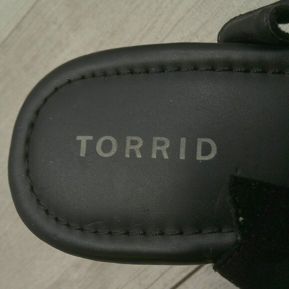 Torrid Black Bohemian Faux Suede & Faux Wood Knot Platform Block Heel Size 10 WW - Picture 5 of 14